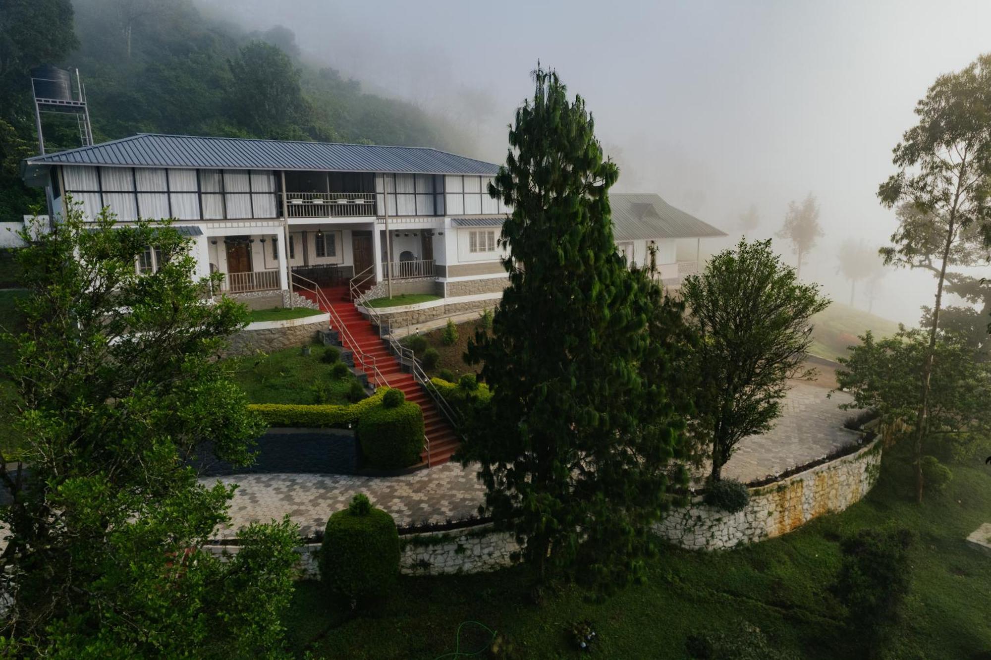 Misty Courtyard Resort Chinnakanal Exteriér fotografie